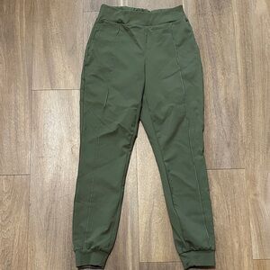 BYLT Women's Elite+ Pintuck Jogger